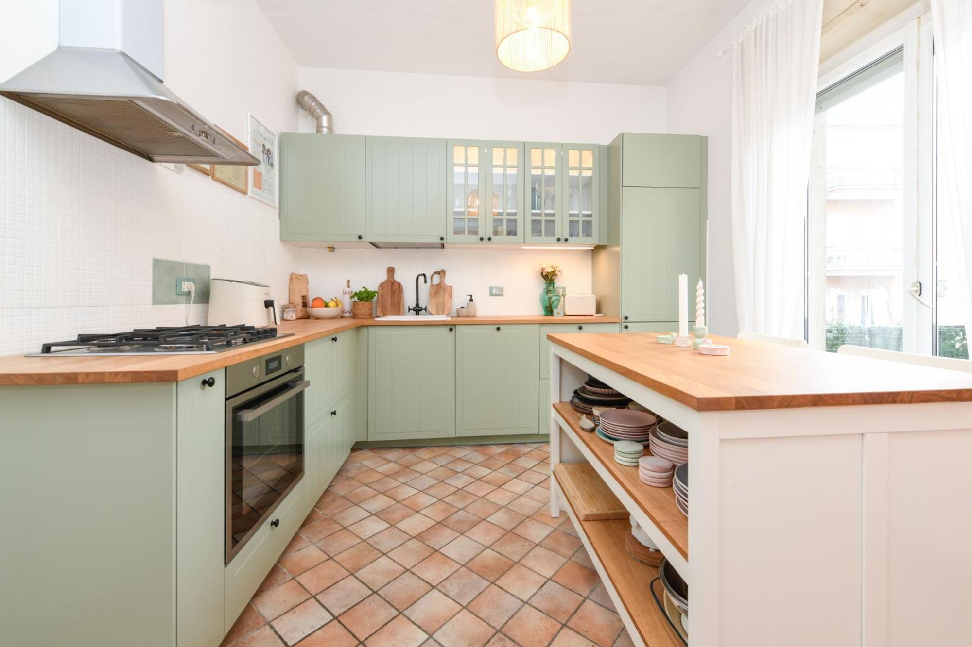Apartment Casa Maddy - Balcony, Parking, 20-minute Walk To The Center Verona